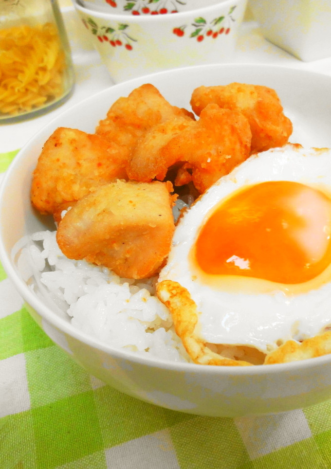 ＊簡単＊唐揚げと目玉焼きの丼＊-レシピのメイン写真