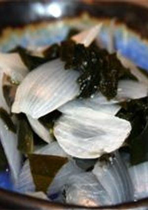 玉ねぎとわかめの和え物-レシピのメイン写真
