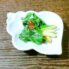 รูปของ 簡単・絶品♬行者にんにくの醤油漬