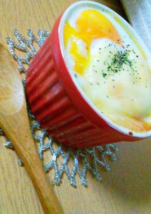 ポテサラでチーズと卵のココット焼き-レシピのメイン写真
