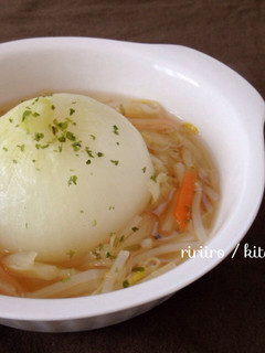 簡単♩丸ごと新玉ねぎのスープ-レシピのメイン写真