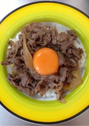 ずぼら飯♡超簡単♡煮るだけ美味しい牛丼✨-レシピのメイン写真