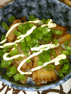 少量の紅茶豚をリメイクして豚丼へ-レシピのメイン写真