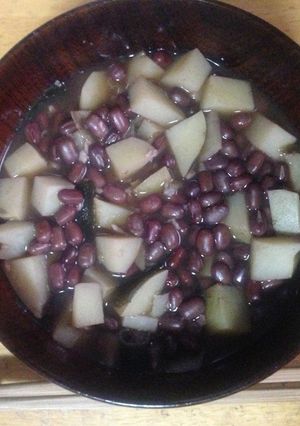 小豆とじゃがと昆布と塩麹　いとこ煮風汁物-レシピのメイン写真