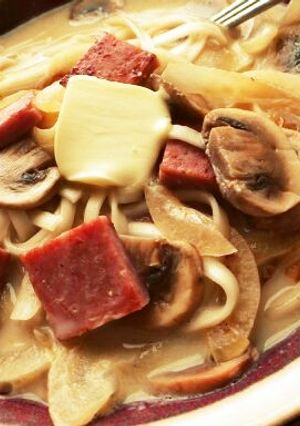 スパムでおいしい♡味噌バター豆乳うどん-レシピのメイン写真