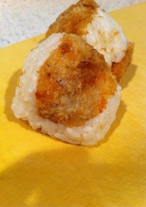 余りコロッケDEおにぎり-レシピのメイン写真