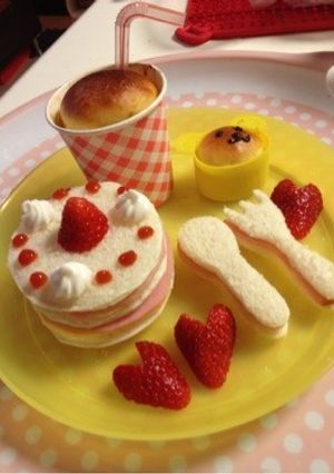 簡単！パンでデコレーションケーキ風-レシピのメイン写真