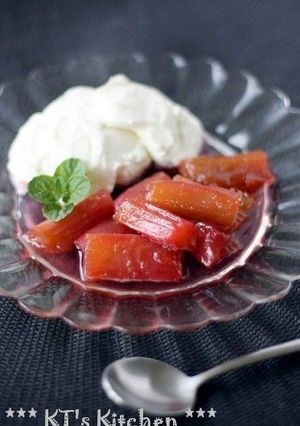 ルバーブのバニラ煮　水切りヨーグルト添え-レシピのメイン写真