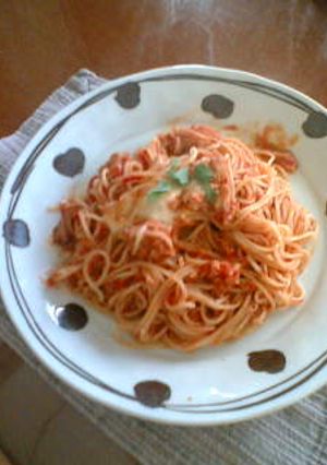 ランチにいかが？簡単!!トマトとチーズのパスタ-レシピのメイン写真