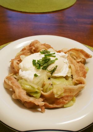 蒸しキャベツと豚肉のポーチドエッグのせ-レシピのメイン写真