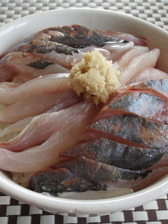 漁師風鯵丼(鯵の美味しい捌き方)-レシピのメイン写真