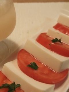 トマトとお豆腐のヘルシーカプレーゼ-レシピのメイン写真