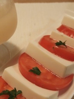 トマトとお豆腐のヘルシーカプレーゼ-レシピのメイン写真