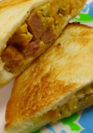 簡単！スクランブルとスパムのホットサンド-レシピのメイン写真