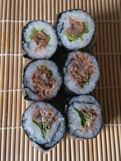 味付けカルビで簡単に*海苔巻き-レシピのメイン写真