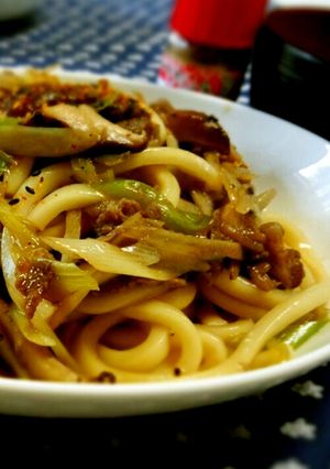 受験生のﾗﾝﾁ♪牛肉きんぴらうどん-レシピのメイン写真