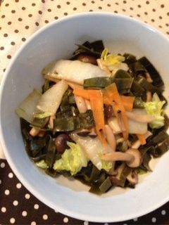 美味しい!昆布としめじと白菜の炒め物♪-レシピのメイン写真