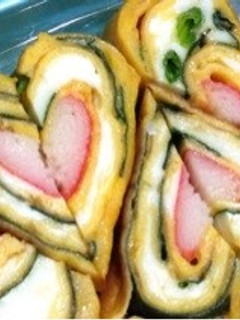 お弁当カニカマでハートの形の出し巻き卵♡-レシピのメイン写真