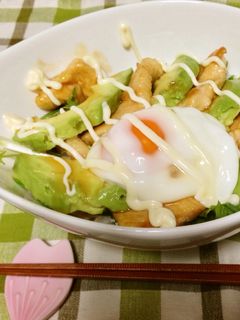 簡単♪ アボカドと鶏の照り焼き丼-レシピのメイン写真