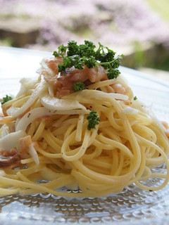 新玉ねぎとスモークサーモンのパスタ-レシピのメイン写真