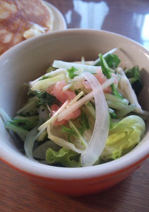 生ハムとさけるチーズ入り水菜のサラダ-レシピのメイン写真