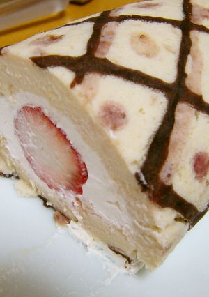 米粉の★いちごデコロールケーキ-レシピのメイン写真