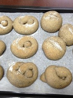 HB きな粉と黒胡麻のふわふわプチパン-レシピのメイン写真