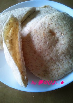 手ごねで簡単♪豆乳甘酒de全粒粉ピタパン-レシピのメイン写真