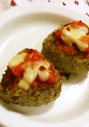 ピザ風Wチーズのバジル焼きおにぎり△-レシピのメイン写真