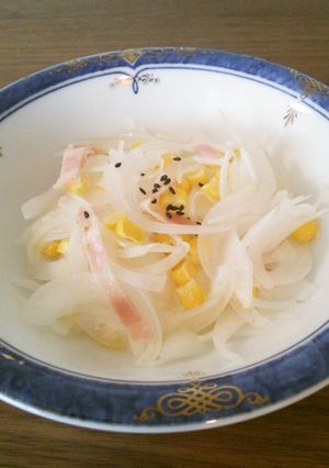 新玉ねぎとベーコンのコクうまサラダ-レシピのメイン写真