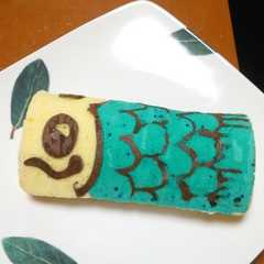 รูปของ こどもの日の鯉のぼりロールケーキ