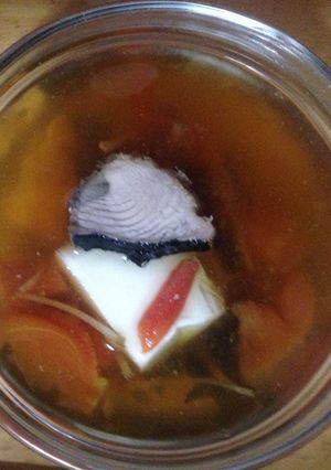 鰹とトマトと生姜、醤油出汁のミニ湯豆腐-レシピのメイン写真