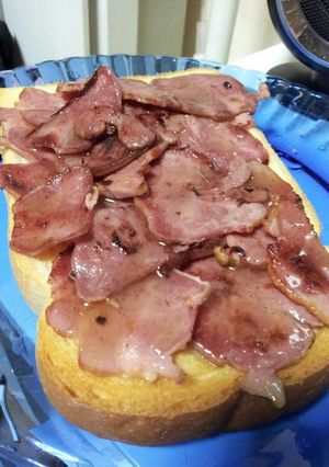 (ﾟДﾟ)ﾉ ｧｨ豚のタン塩焼肉トースト-レシピのメイン写真