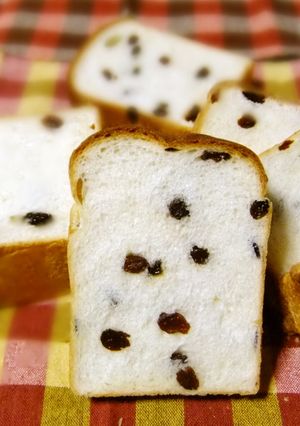 ふっくらレーズンの山食♪-レシピのメイン写真