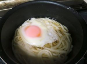 月見うどんやそばの「月見」の作り方-レシピのメイン写真