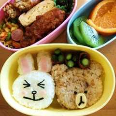 รูปของ キャラ弁★LINE★ブラウンとコニー弁当