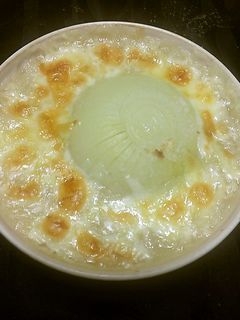 丸ごと玉ねぎグラタンスープ-レシピのメイン写真