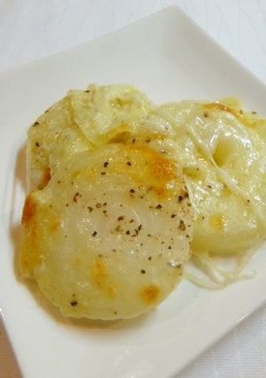新玉ねぎのスカモルツァチーズ風焼き-レシピのメイン写真