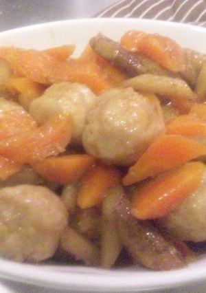 どれ!?◇鶏団子と牛蒡の胡麻炒め煮-レシピのメイン写真