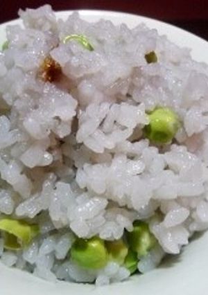 土鍋で紫えんどう豆ごはん　京都カフェ-レシピのメイン写真
