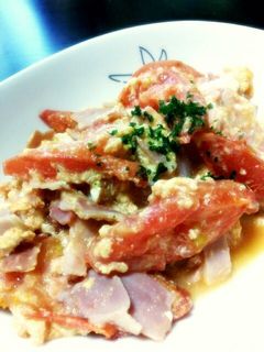簡単朝食に♪トマトベーコンの卵とじ-レシピのメイン写真