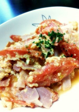 簡単朝食に♪トマトベーコンの卵とじ-レシピのメイン写真
