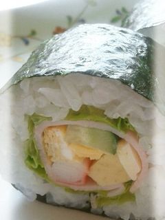 サラダ巻が食べたい♪(アボカド入り太巻)-レシピのメイン写真
