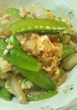 さやえんどうと新玉ねぎの卵とじ♪-レシピのメイン写真