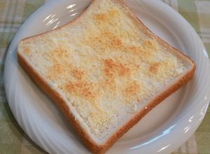 粉チーズとクリームチーズと蜂蜜のトースト-レシピのメイン写真