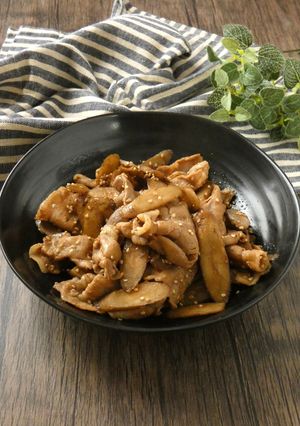 ごぼうと豚バラのごま酢炒め-レシピのメイン写真