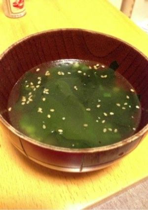 簡単すぎるわかめスープ-レシピのメイン写真