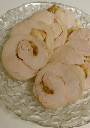 お手頃胸肉で　梅味噌のしっとり鶏ハム-レシピのメイン写真