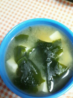 豆腐とわかめの味噌汁-レシピのメイン写真