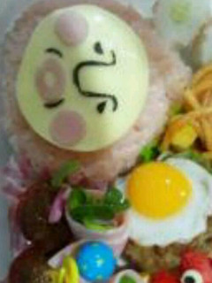 かくれももじり キャラ弁-レシピのメイン写真